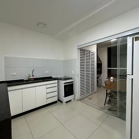 Apartamento confortável em Ubatuba-2